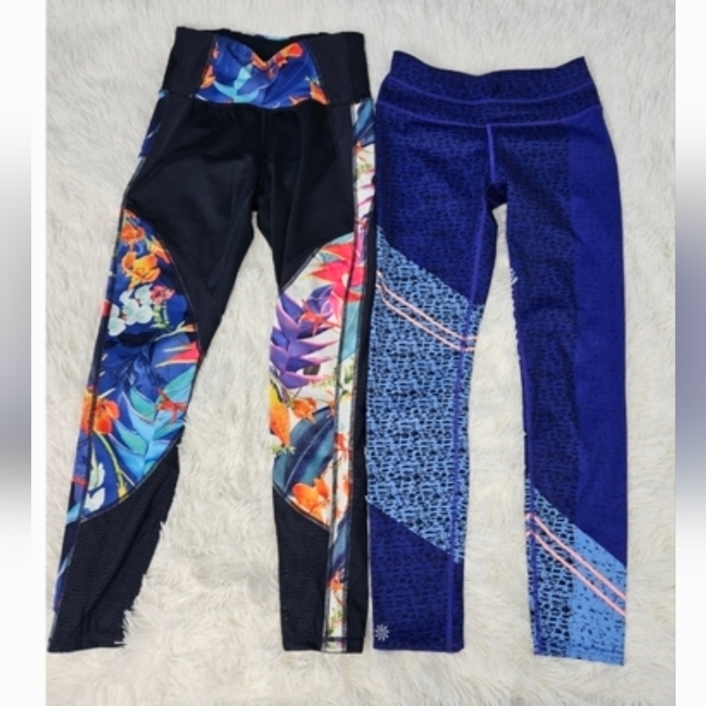 Athleta Women's Leggings - Black and Blue Floral